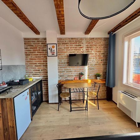 Apartment By The River Ni Exterior foto