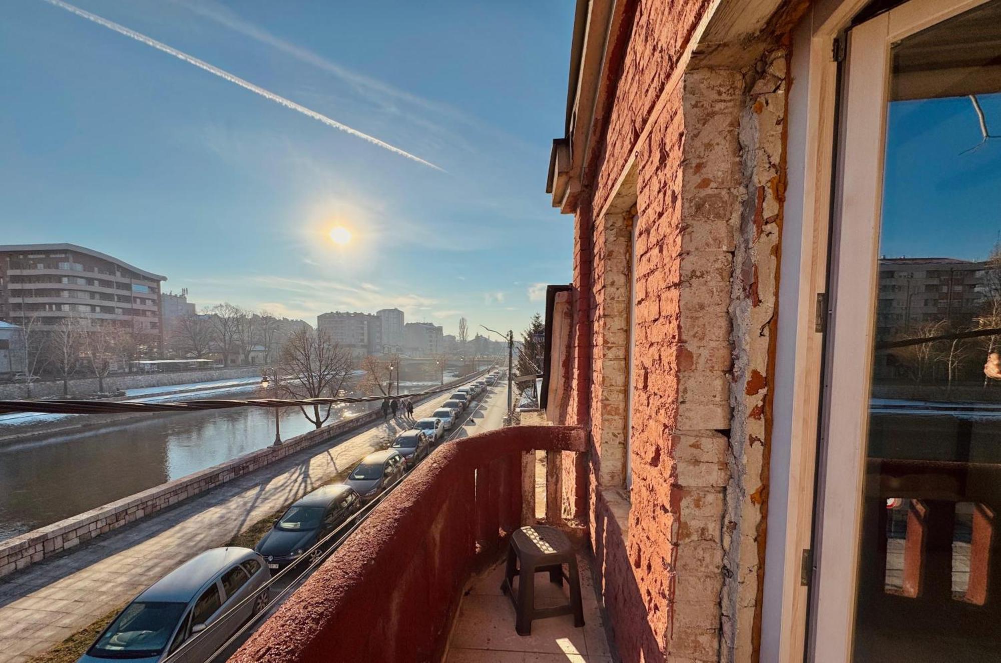 Apartment By The River Ni Exterior foto